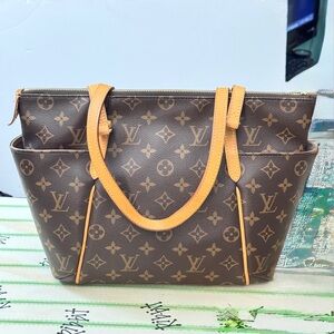 Louis Vuitton Monogram totally pm Tote